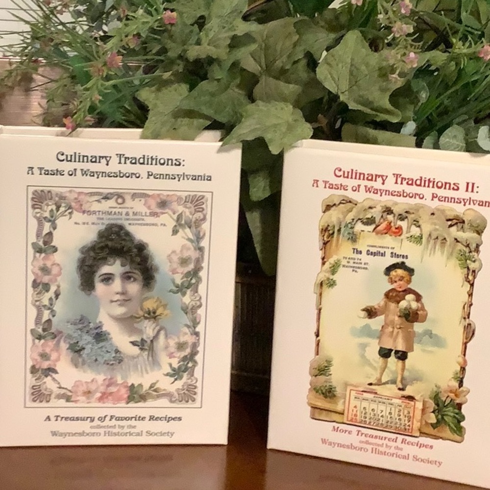🍓🍰 2 Cookbooks from the Southern PA region of community local favorite recipes